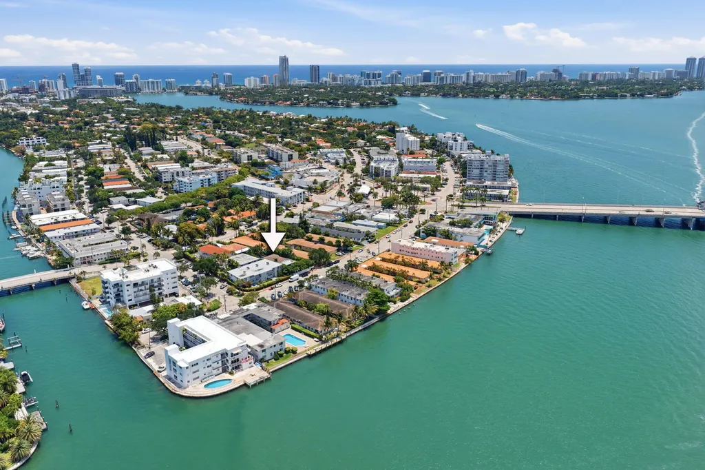 2183 Bay Drive Miami Beach FL 33141