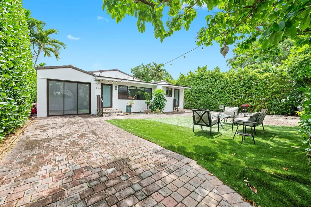 2183 Bay Drive Miami Beach FL 33141