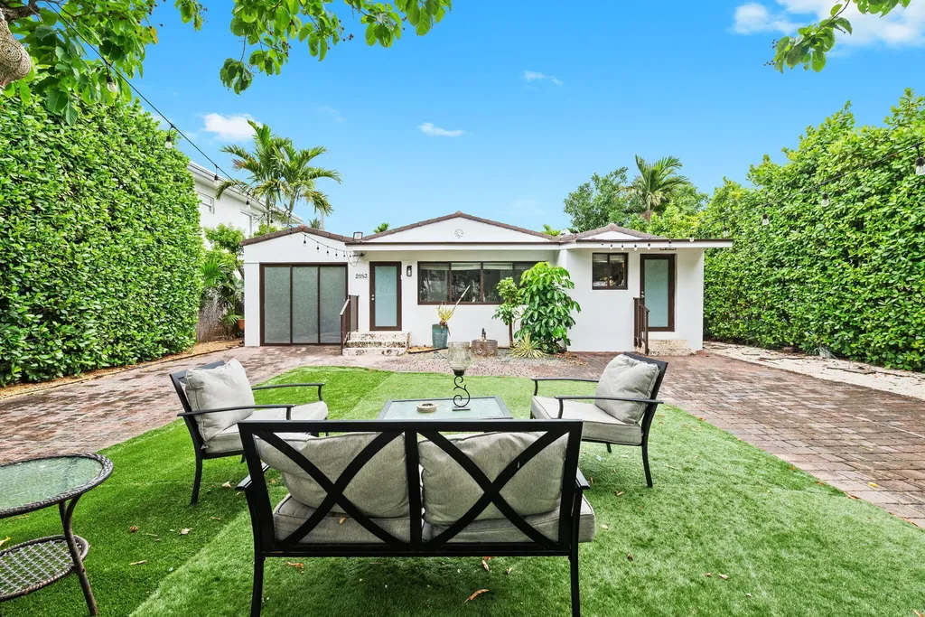 2183 Bay Drive Miami Beach FL 33141