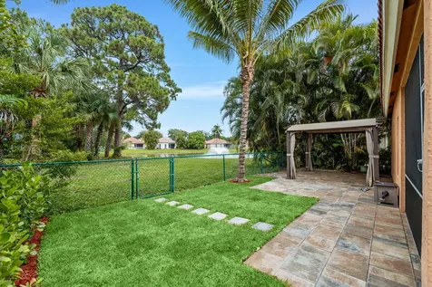 5122 Elpine Way Riviera Beach FL 33418