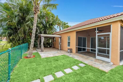 5122 Elpine Way Riviera Beach FL 33418