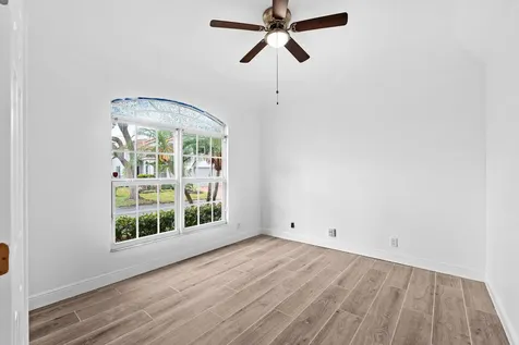 5122 Elpine Way Riviera Beach FL 33418
