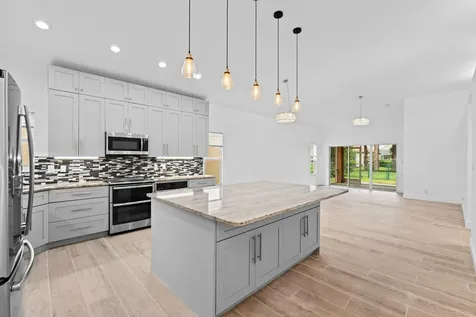 5122 Elpine Way Riviera Beach FL 33418