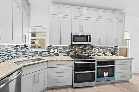 5122 Elpine Way Riviera Beach FL 33418