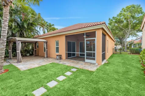5122 Elpine Way Riviera Beach FL 33418