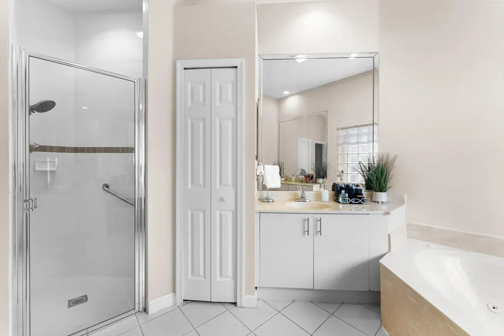12420 NW 50th Place Coral Springs FL 33076