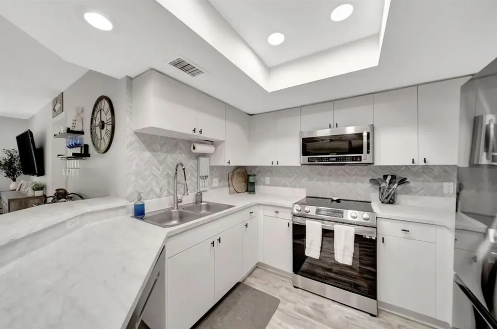 2125 SE 10th Avenue Fort Lauderdale FL 33316