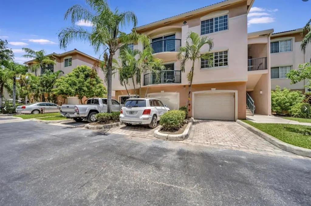2125 SE 10th Avenue Fort Lauderdale FL 33316