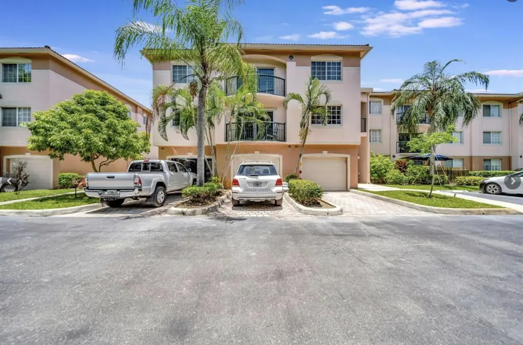 2125 SE 10th Avenue Fort Lauderdale FL 33316