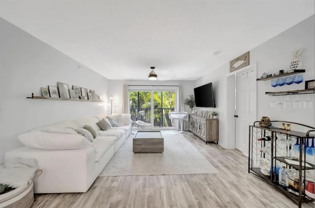 2125 SE 10th Avenue Fort Lauderdale FL 33316