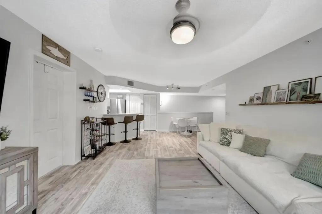 2125 SE 10th Avenue Fort Lauderdale FL 33316