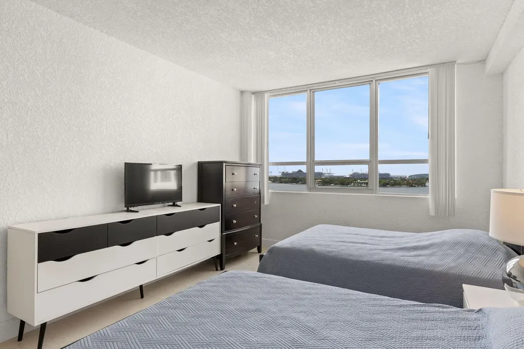1500 Bay Road Miami Beach FL 33139