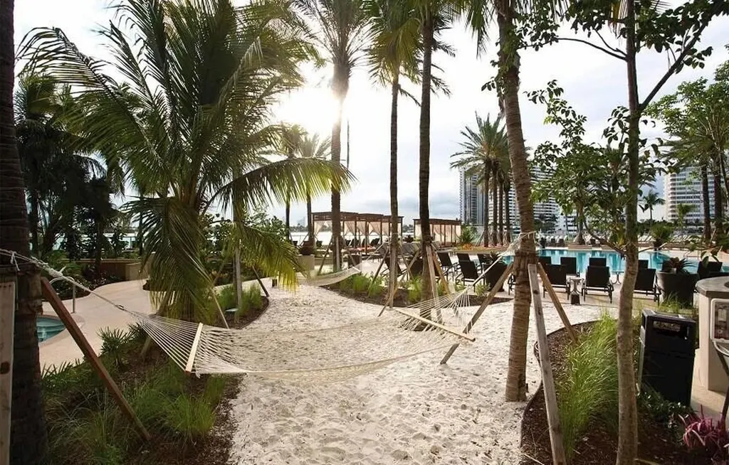 1500 Bay Road Miami Beach FL 33139