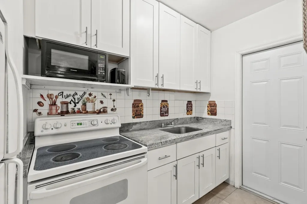1021 NE 24th Avenue Pompano Beach FL 33062