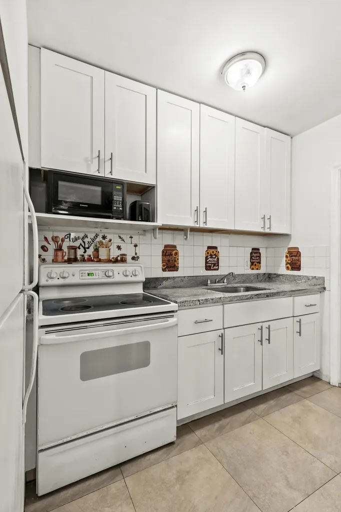 1021 NE 24th Avenue Pompano Beach FL 33062
