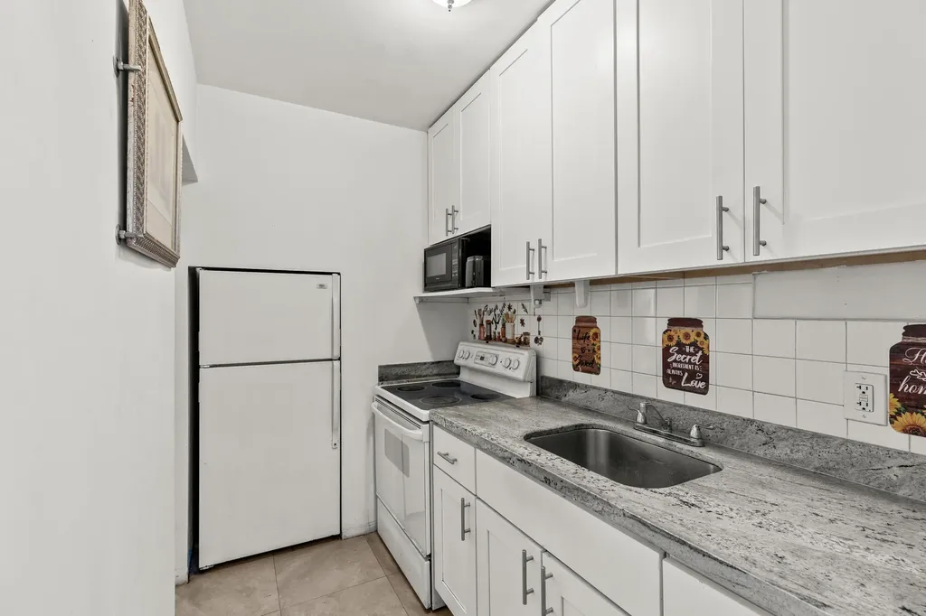 1021 NE 24th Avenue Pompano Beach FL 33062