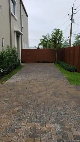 682 NE 43rd Street Oakland Park FL 33334