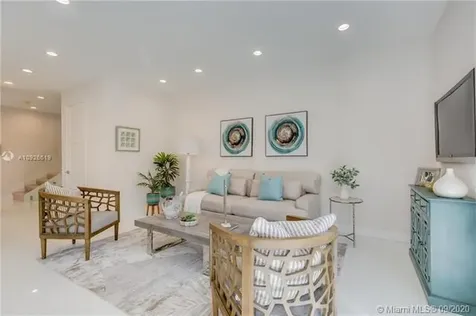 682 NE 43rd Street Oakland Park FL 33334