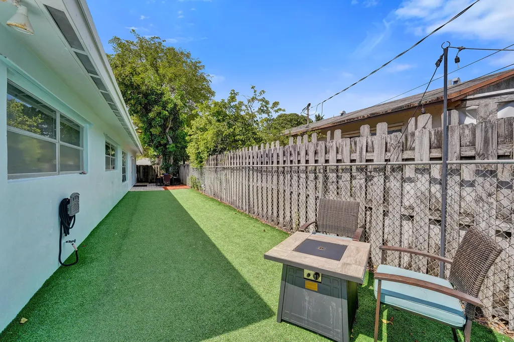 1208 NE 7th Street Pompano Beach FL 33060