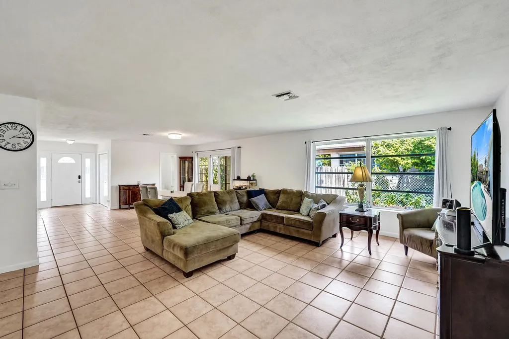 1208 NE 7th Street Pompano Beach FL 33060