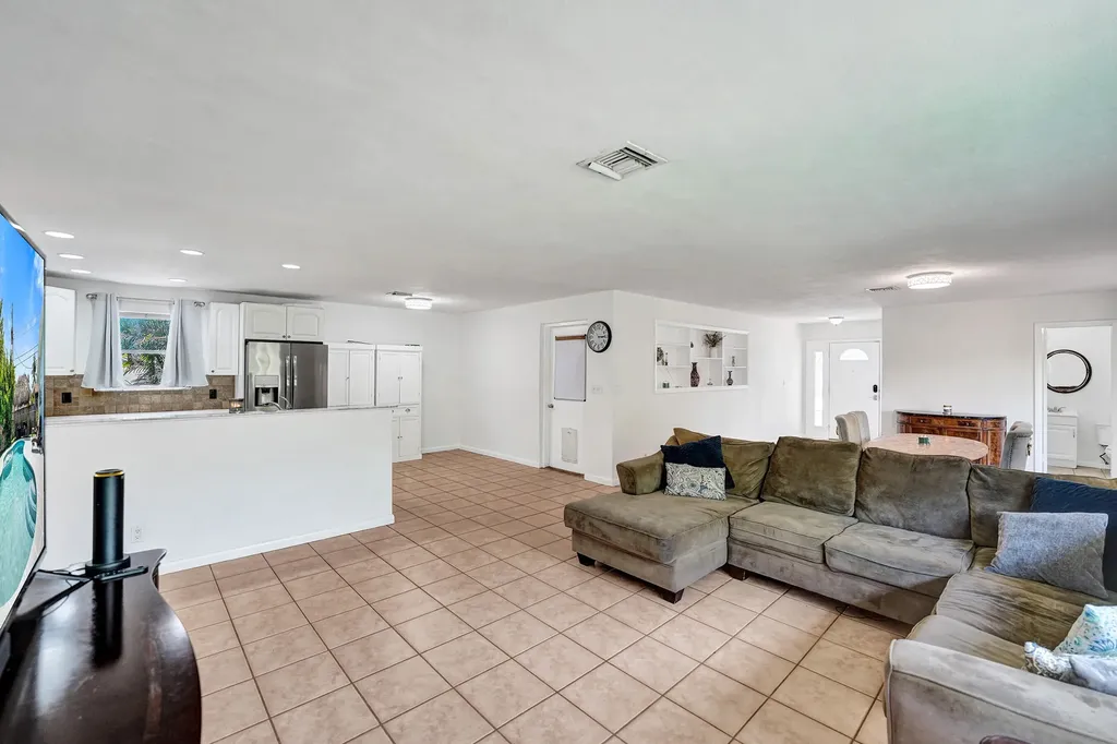 1208 NE 7th Street Pompano Beach FL 33060