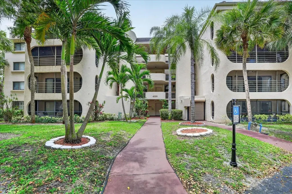 6328 W Longboat Lane Lane W Boca Raton FL 33433