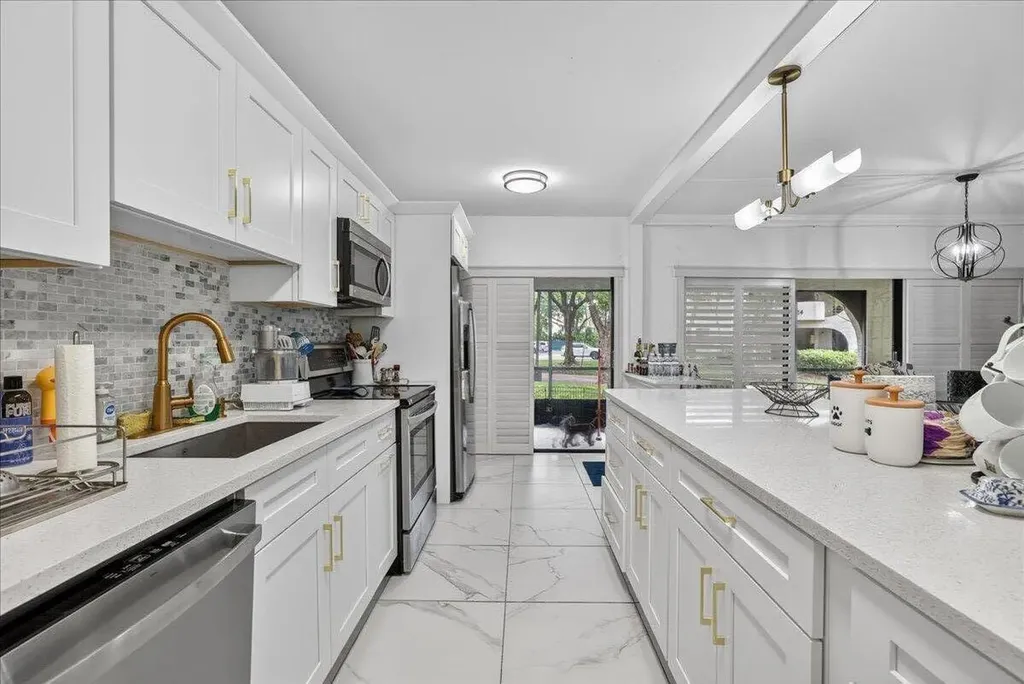 6328 W Longboat Lane Lane W Boca Raton FL 33433