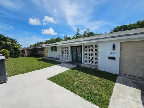 4021 E Shore Road Miramar FL 33023