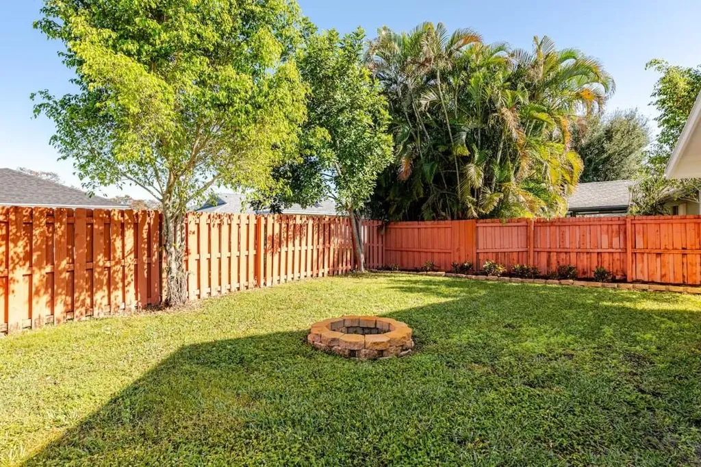 1860 Primrose Lane Wellington FL 33414