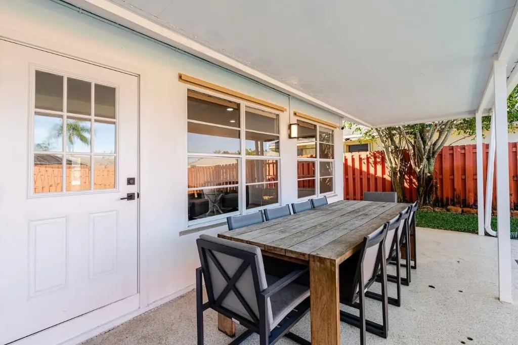 1860 Primrose Lane Wellington FL 33414