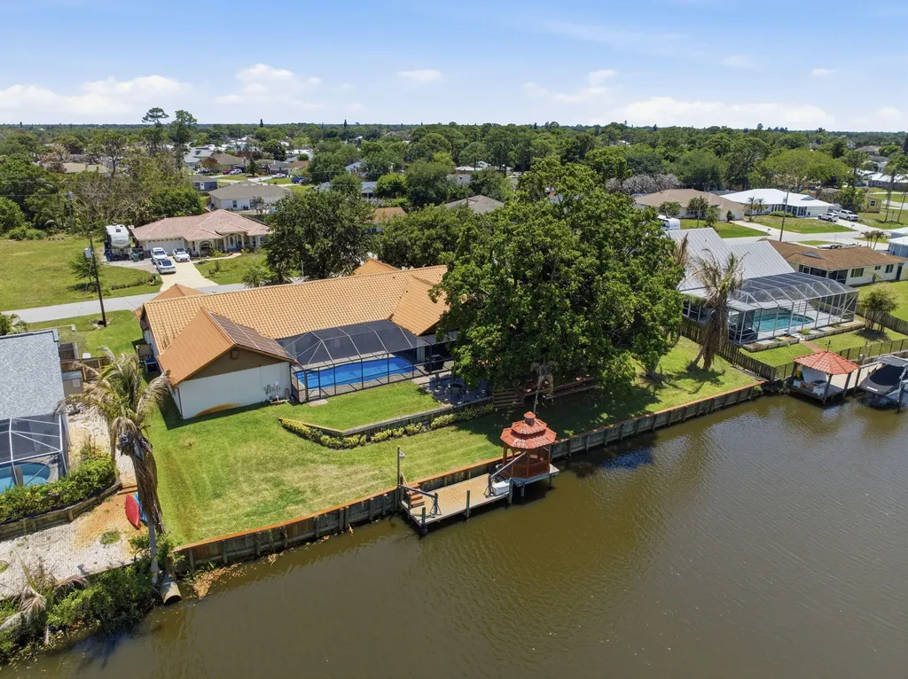 229 NE Sagamore Terrace Port St Lucie FL 34983
