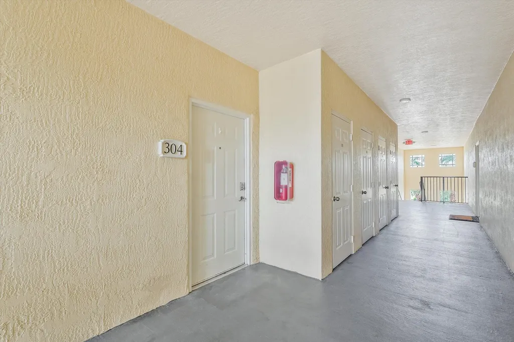 2813 Grande Parkway Palm Beach Gardens FL 33410