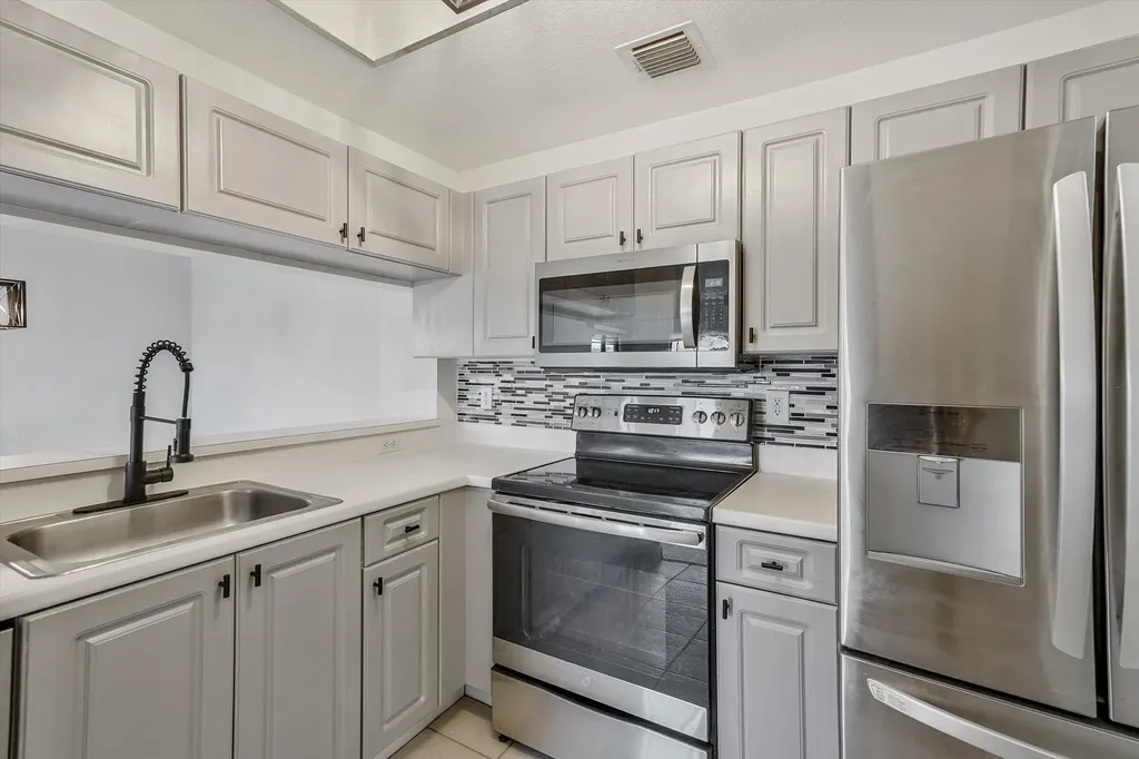 2813 Grande Parkway Palm Beach Gardens FL 33410