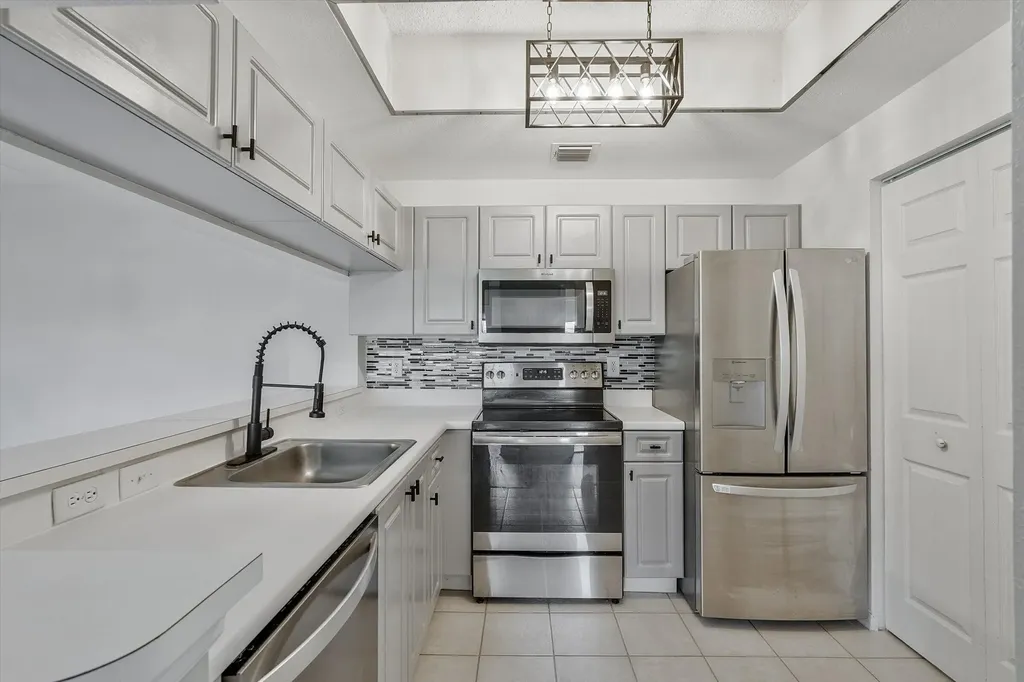 2813 Grande Parkway Palm Beach Gardens FL 33410