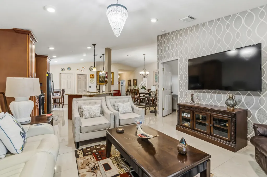 1013 E 13th Square Vero Beach FL 32960
