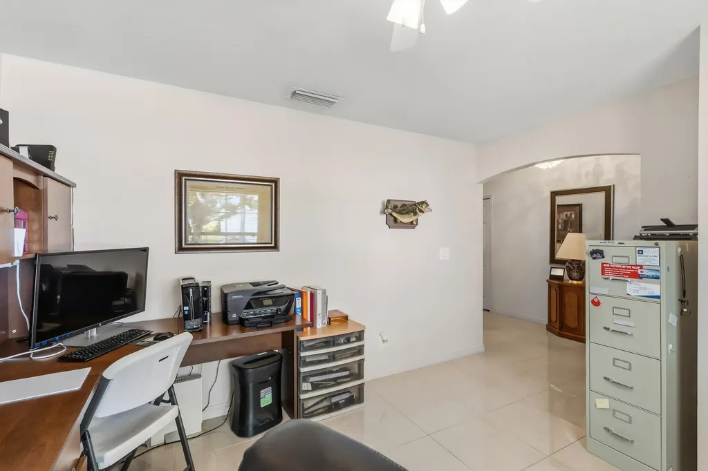1013 E 13th Square Vero Beach FL 32960