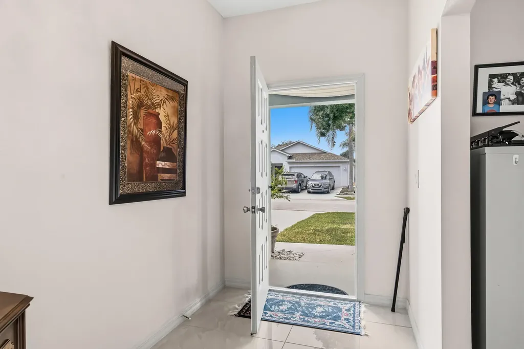 1013 E 13th Square Vero Beach FL 32960
