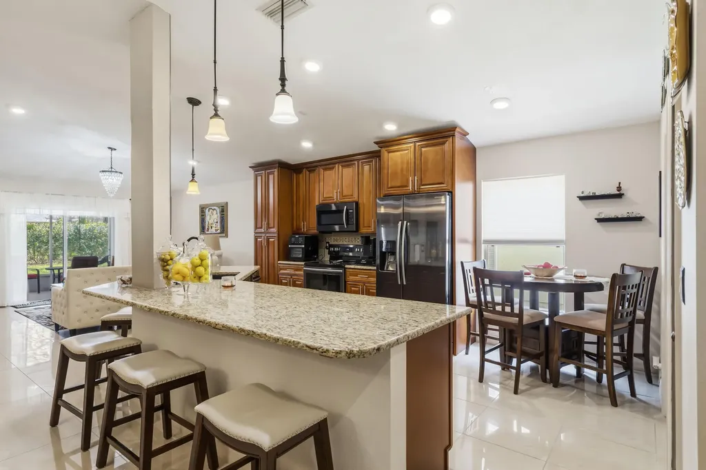 1013 E 13th Square Vero Beach FL 32960