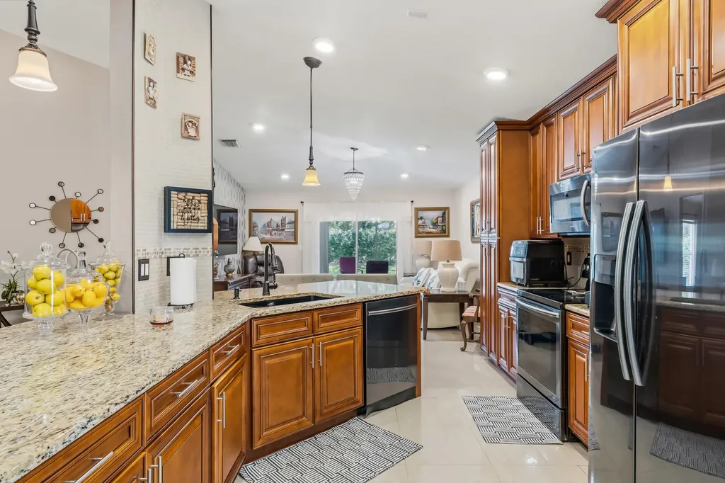 1013 E 13th Square Vero Beach FL 32960