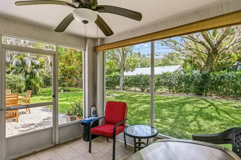 1013 E 13th Square Vero Beach FL 32960