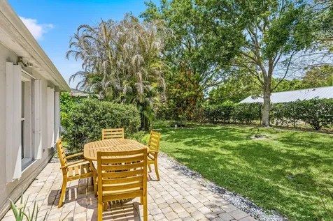 1013 E 13th Square Vero Beach FL 32960