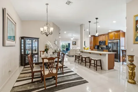 1013 E 13th Square Vero Beach FL 32960
