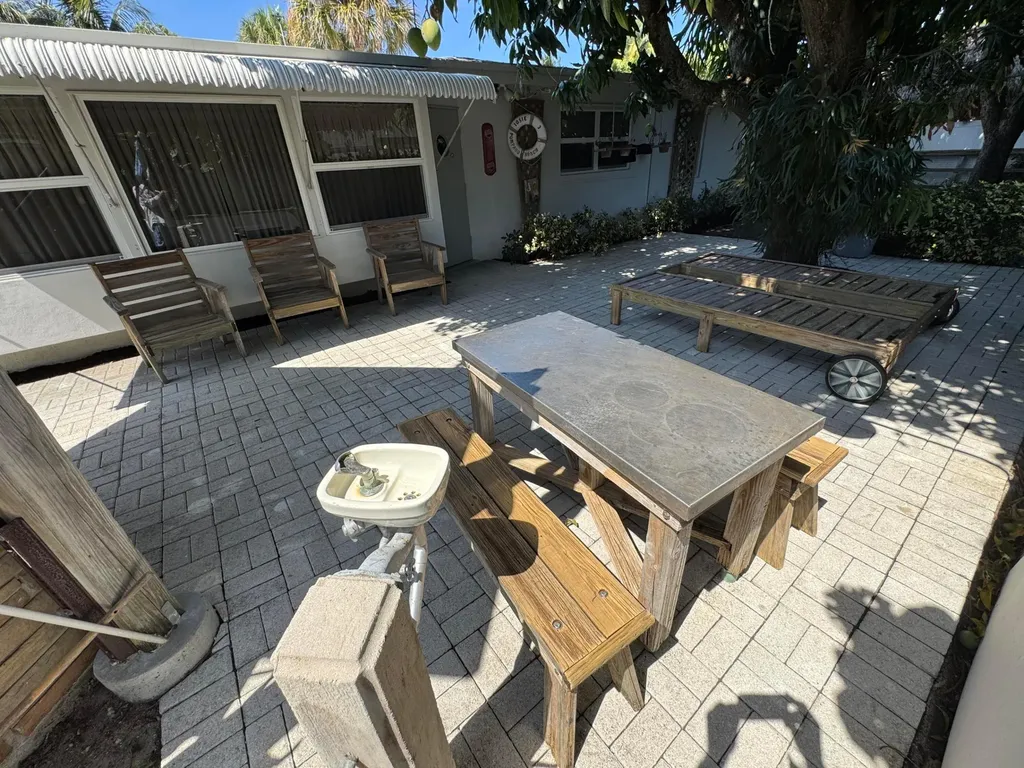 2560 NE 20th Street Pompano Beach FL 33062