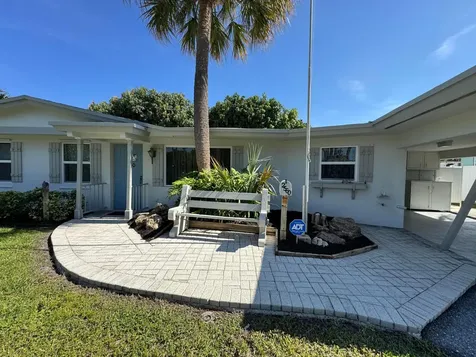 2560 NE 20th Street Pompano Beach FL 33062