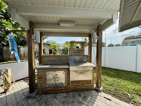 2560 NE 20th Street Pompano Beach FL 33062