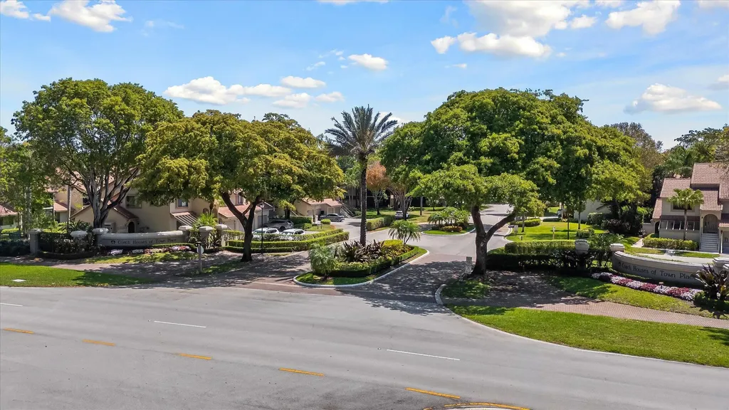5521 Coach House Circle Boca Raton FL 33486