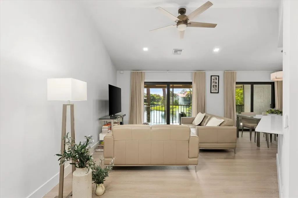5521 Coach House Circle Boca Raton FL 33486