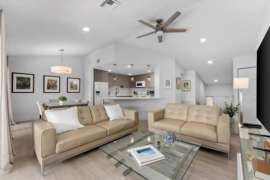 5521 Coach House Circle Boca Raton FL 33486