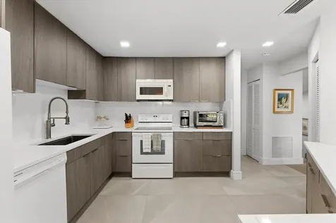 5521 Coach House Circle Boca Raton FL 33486