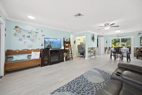 8704 SE Jardin Street Hobe Sound FL 33455
